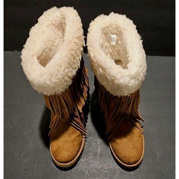 Madden Girl Sleet Fringe Hidden Wedge Boots Faux Fur Suede Chestnut Brown 9.5 M - Picture 4 of 14